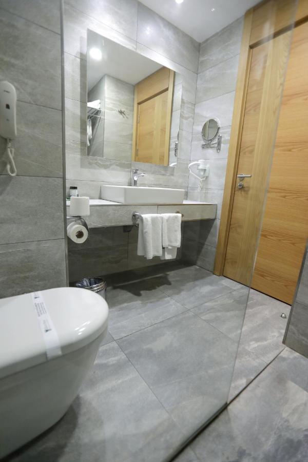 The Green Park Gaziantep Exterior photo Bathroom in a hotel
