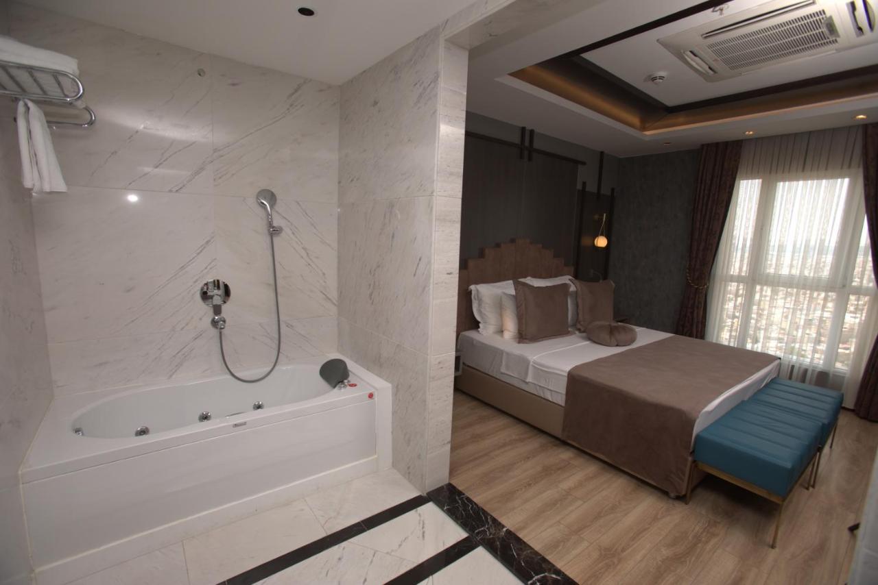 The Green Park Gaziantep Exterior photo A bathroom in a hotel room
